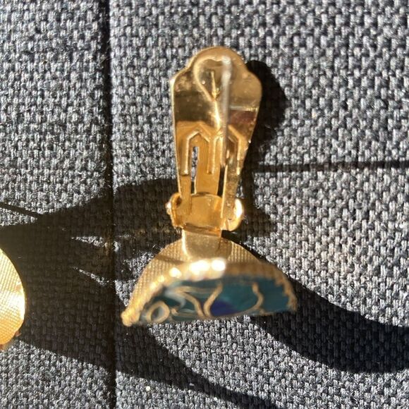 Vintage Enamel Cloisonné vivid butterfly floral leaf motif clip back earrings - Picture 8 of 12